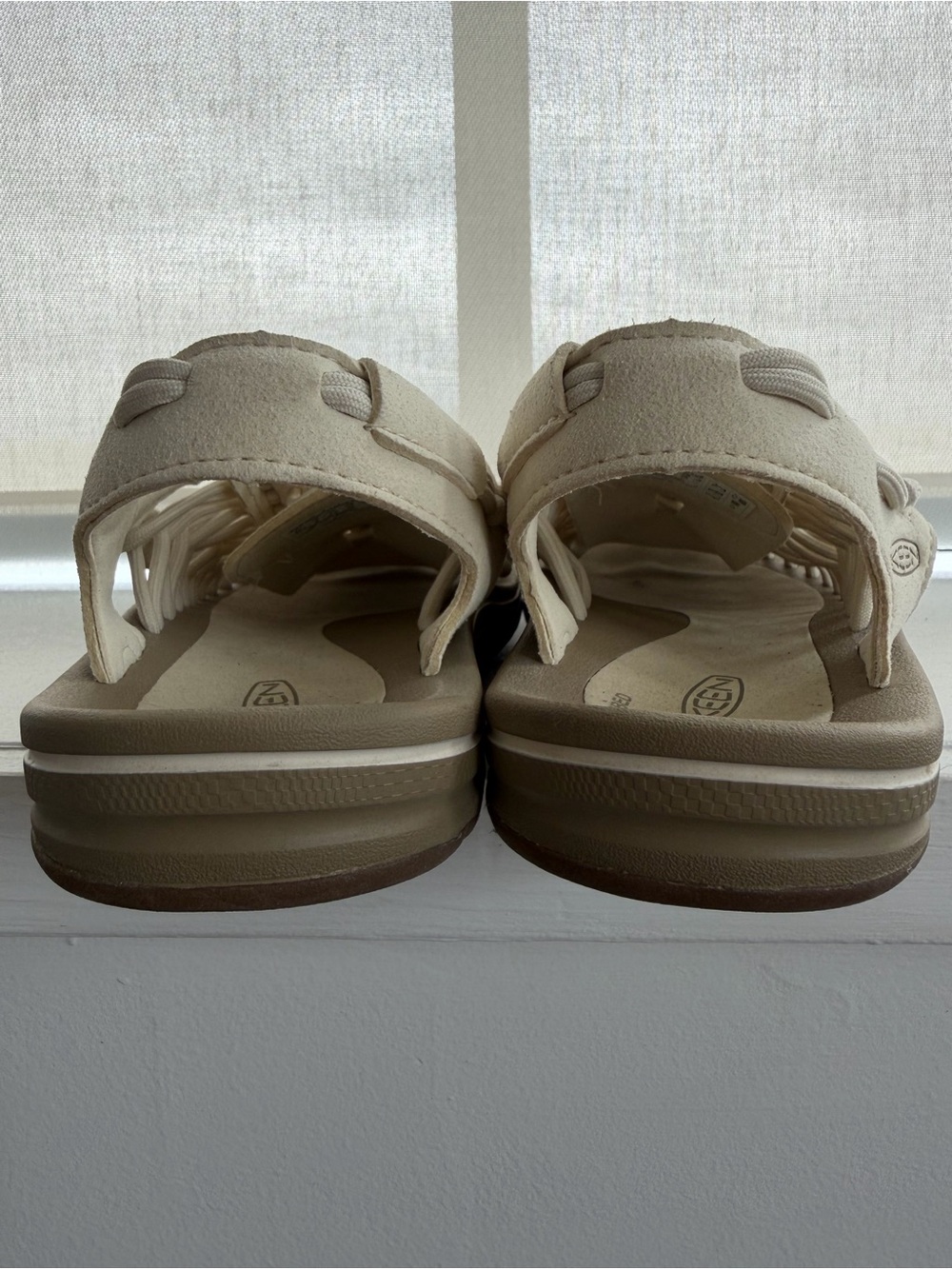KEEN Uneek Sandals Women’s 8 White Cap Cornstalk Colour EUC Worn Twice - Picture 6 of 14